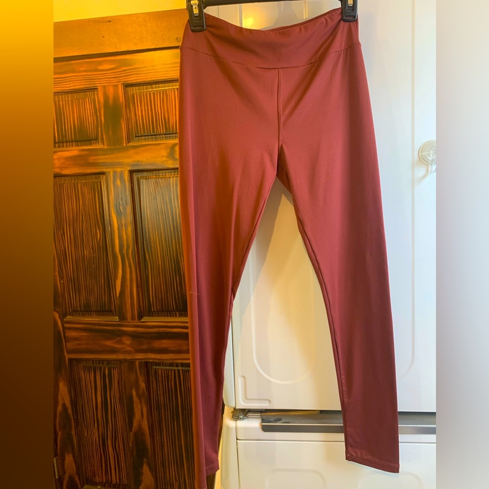 LuLaRoe OS leggings. Brick red.